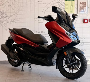 Honda Forza 125 | Scooter