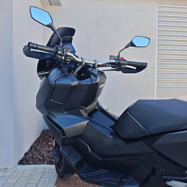 Honda ADV 350 | Scooter