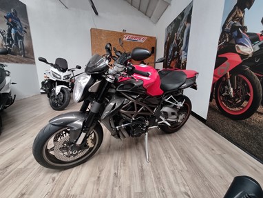 MV Agusta Brutale 990R | Moto