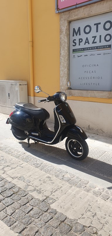 Vespa 125 GTS | Scooter