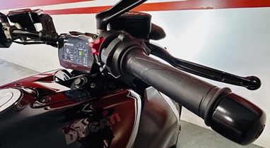 Ducati Diavel V4 Black | Moto