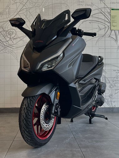 Honda Forza SE 125 | Scooter