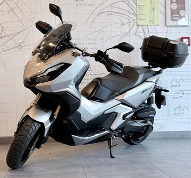 Honda ADV 350 | Scooter