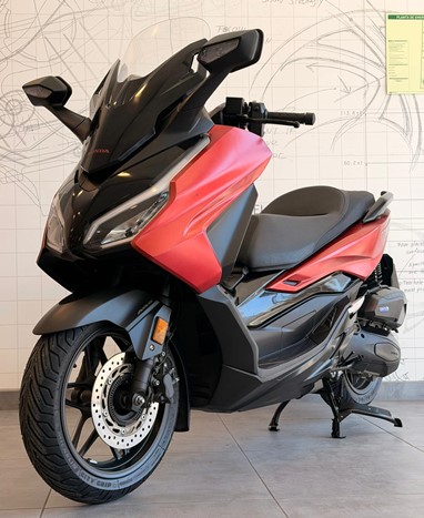 Honda Forza 125 | Scooter