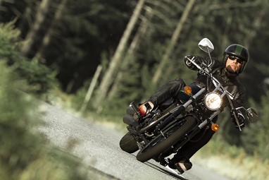 Kawasaki Vulcan 900 Custom | Moto | Cruisers