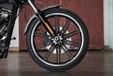 Harley-Davidson Breakout | Moto | Softail