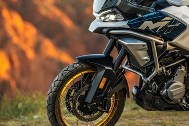 CFMOTO 700MT ADV | Moto | Adventure