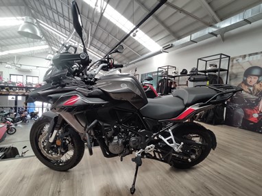 Benelli 502 TRK | Moto