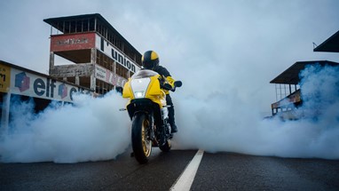 Yamaha XSR900 GP 2026 | Moto | Sport Heritage