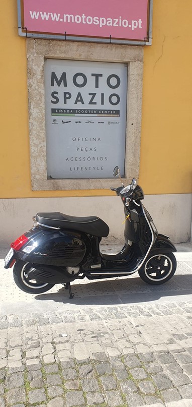 Vespa 125 GTS | Scooter