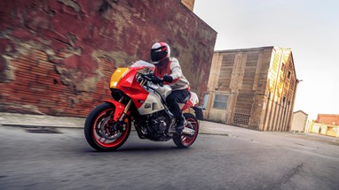 Yamaha XSR900 GP 2024 | Moto | Sport Heritage