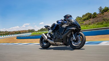 Yamaha R1 RACE 2025 | Moto | Super Desportivas