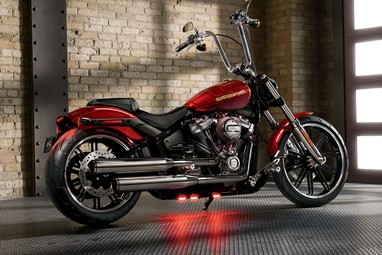 Harley-Davidson Breakout | Moto | Softail