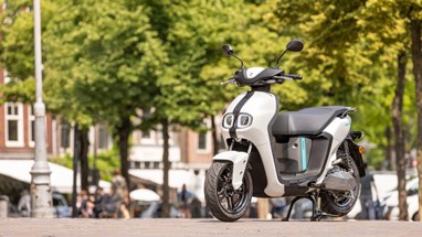 Yamaha NEO's Dual Battery 2023 | Scooter Elétrica | Urban Mobility