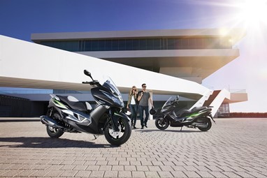 Kawasaki J125 Edição Especial '16 | Scooter | Scooter