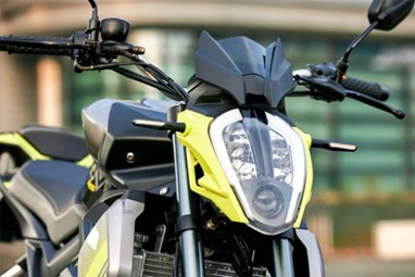 UM XTREET | Moto | Utility