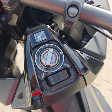 Honda ADV 350 | Scooter