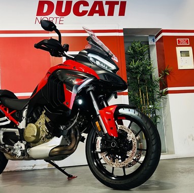 Ducati Multistrada V4 S Essential Red | Moto