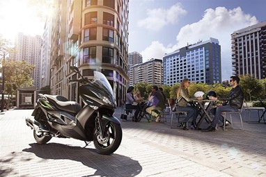 Kawasaki J125 Edição Especial '16 | Scooter | Scooter