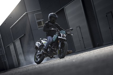 Benelli BKX 125 S | Moto | BKX
