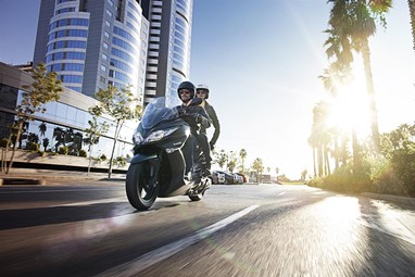 Kawasaki J125 Edição Especial '16 | Scooter | Scooter