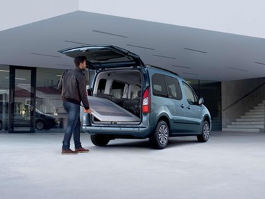 PEUGEOT Partner Tepee Electric Allure | Aut. | 67 CV | 4 Portas | Furgão | Partner