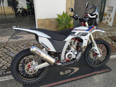 AJP PR7 650 - Nova - 0 km - Em stock | Moto