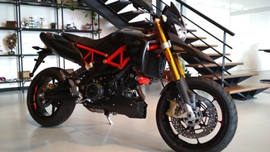 Aprilia Dorsoduro 900 | Moto