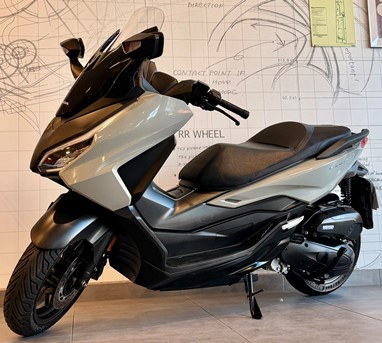 Honda Forza 125 | Scooter