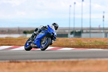 Yamaha R9 2026 | Moto | Super Desportivas