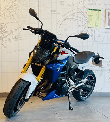 BMW F900R | Moto
