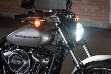 Harley-Davidson Breakout | Moto | Softail