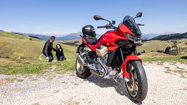 Moto Guzzi V100 | Moto | V100