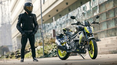 UM XTREET | Moto | Utility